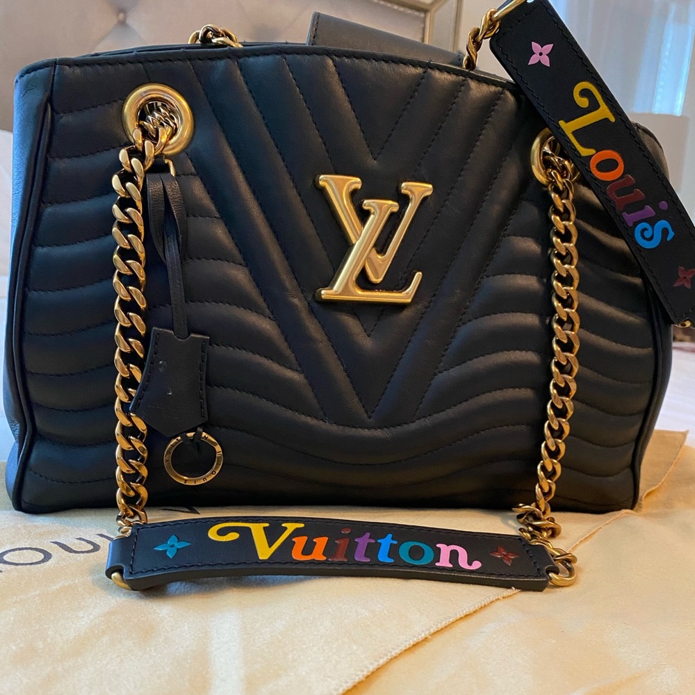Gentle used, bag still in almost new condition